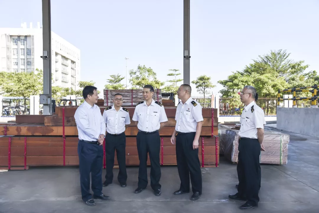 黃埔海關關長鄭漢龍一行到東莞港務集團調