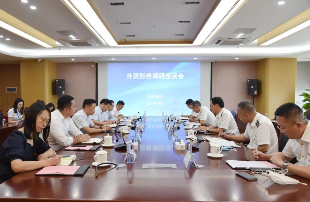 黃埔海關(guān)政治部主任鐘文新一行到東莞港務(wù)集團(tuán)調(diào)研
